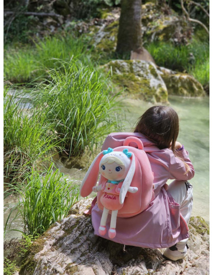 Ghiozdan personalizat fetita Iepuras Papusim cu papusica detasabila