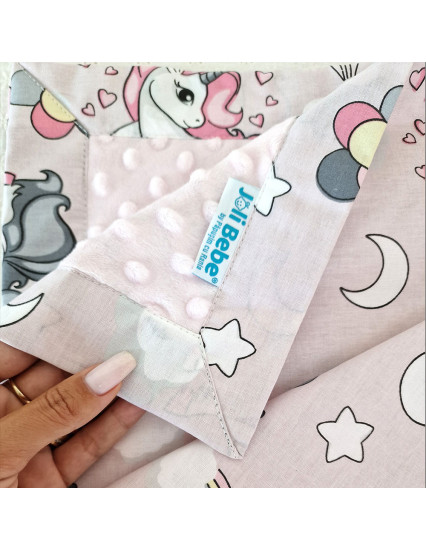 Paturica personalizata cu 2 fete din plus minky si bumbac, 100x100 cm, unicorni cu roz