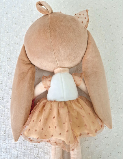 Papusa personalizata fetita Iepuras Bej cu fustita